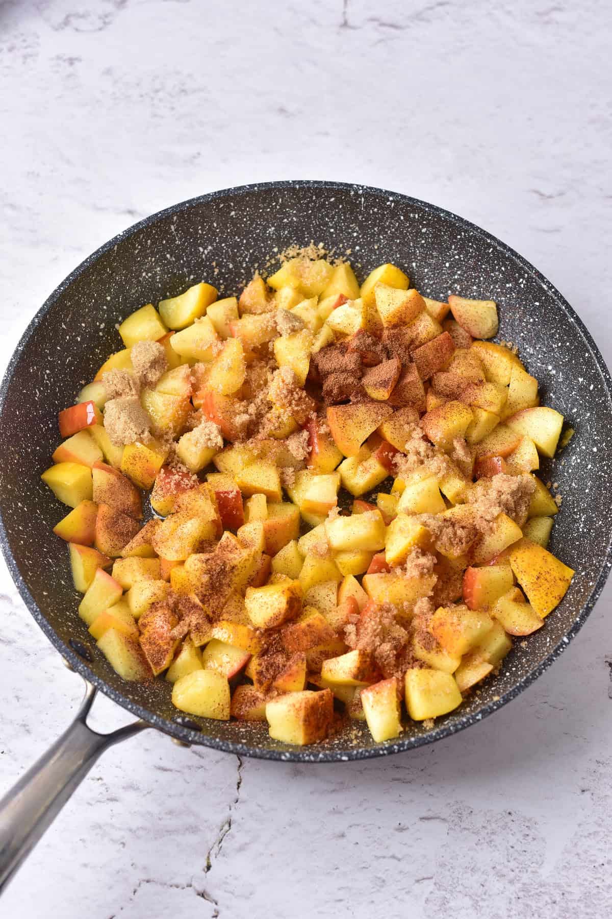 Caramelized apples cooking step 3.
