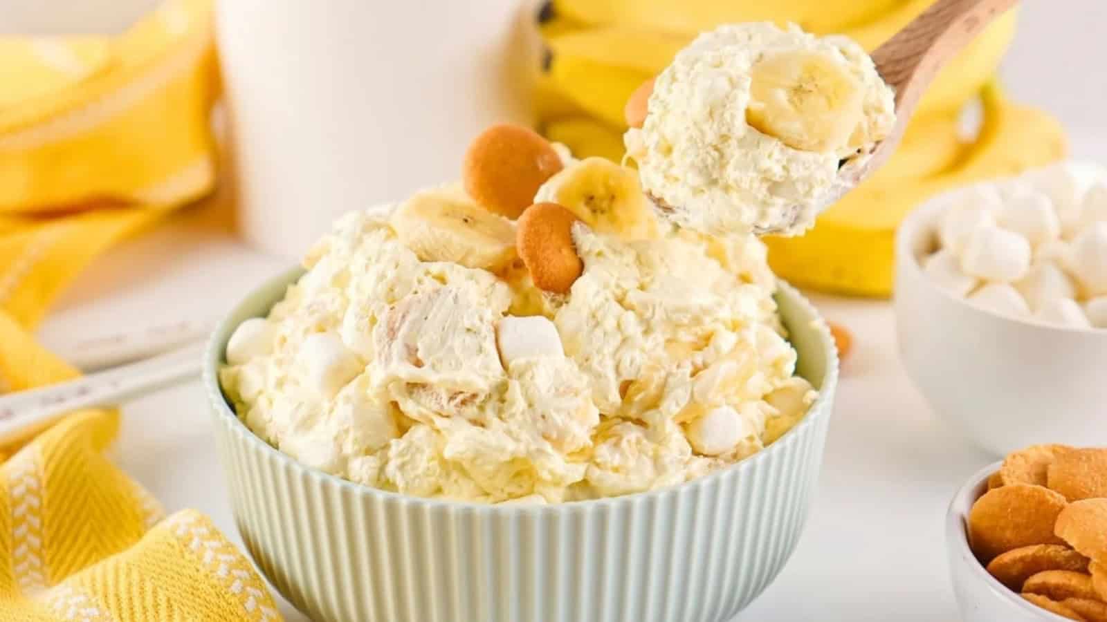 Banana fluff dessert mixed with bananas and creamy filling.