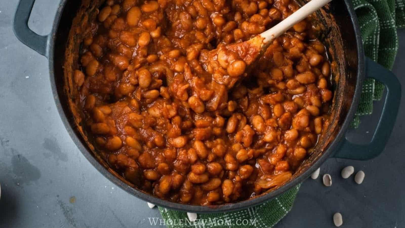 Baked beans cooked in a rich savory sauce without added sugar.