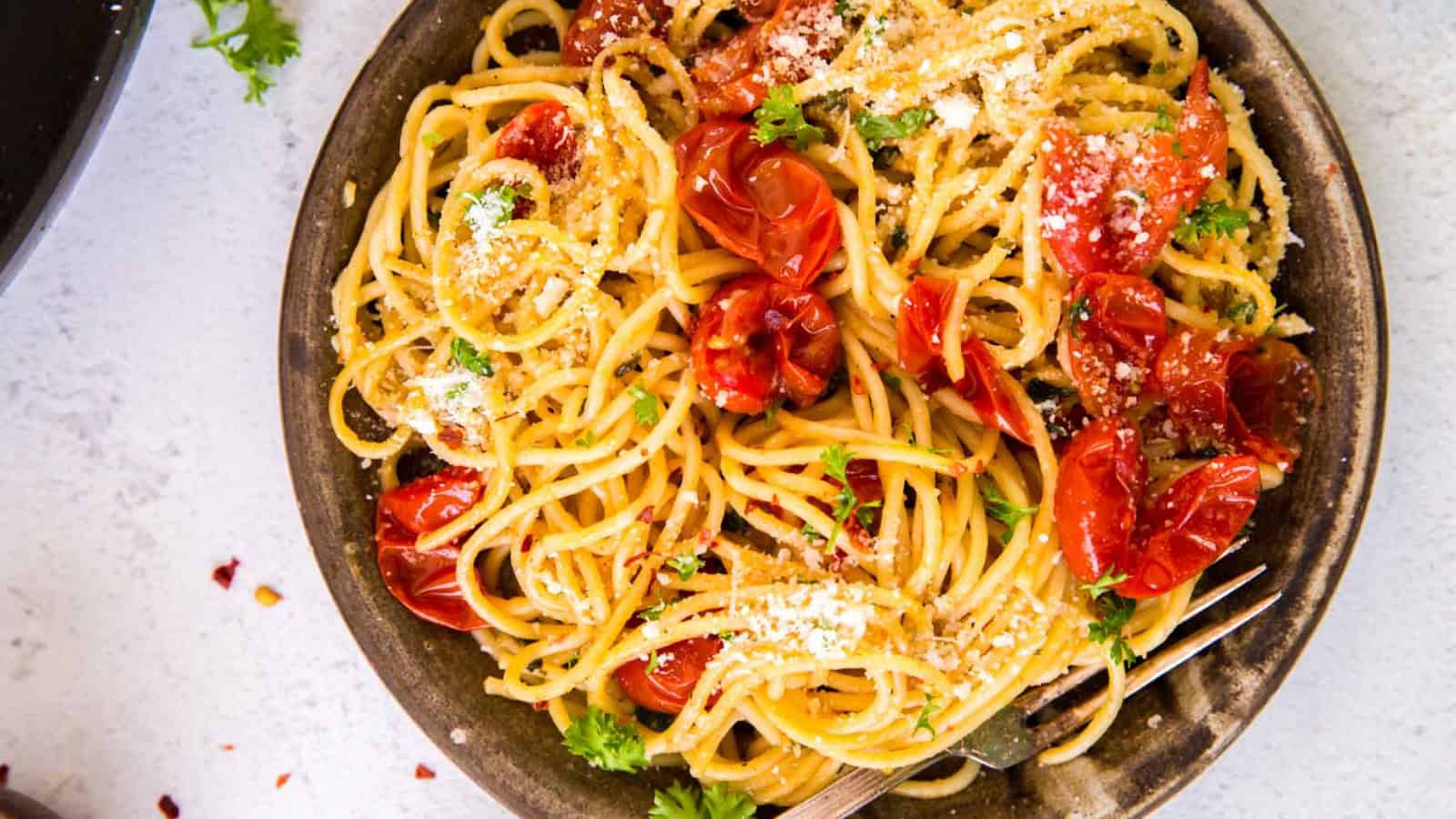 Garlic tomato pasta tossed with fresh tomatoes and tender noodles.