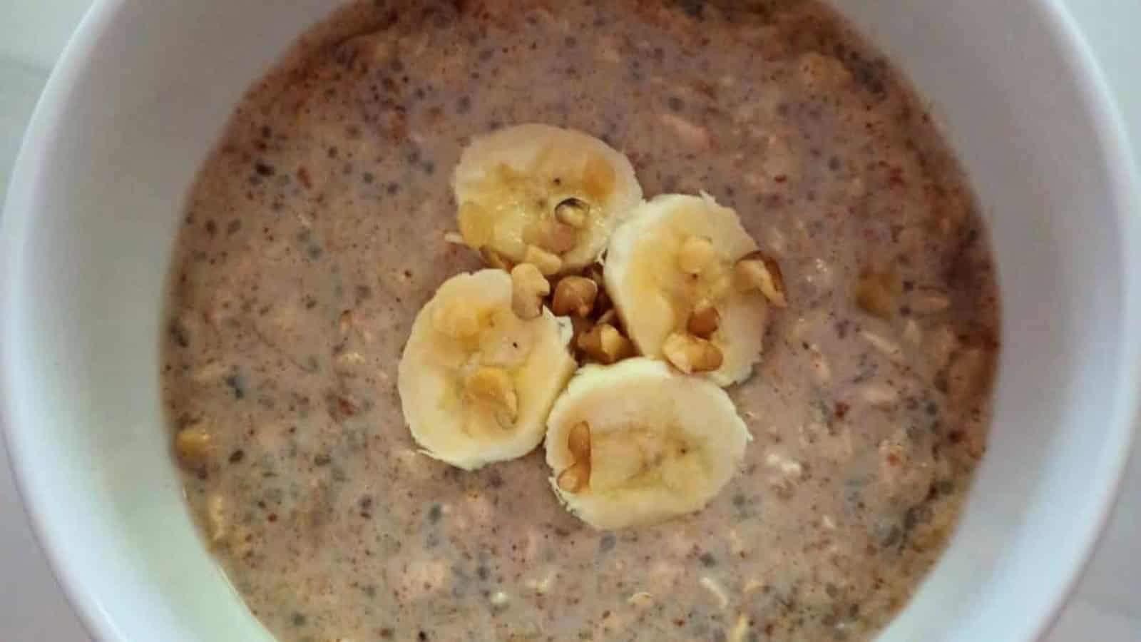 Banana overnight oats packed with plant-based protein and creamy texture.
