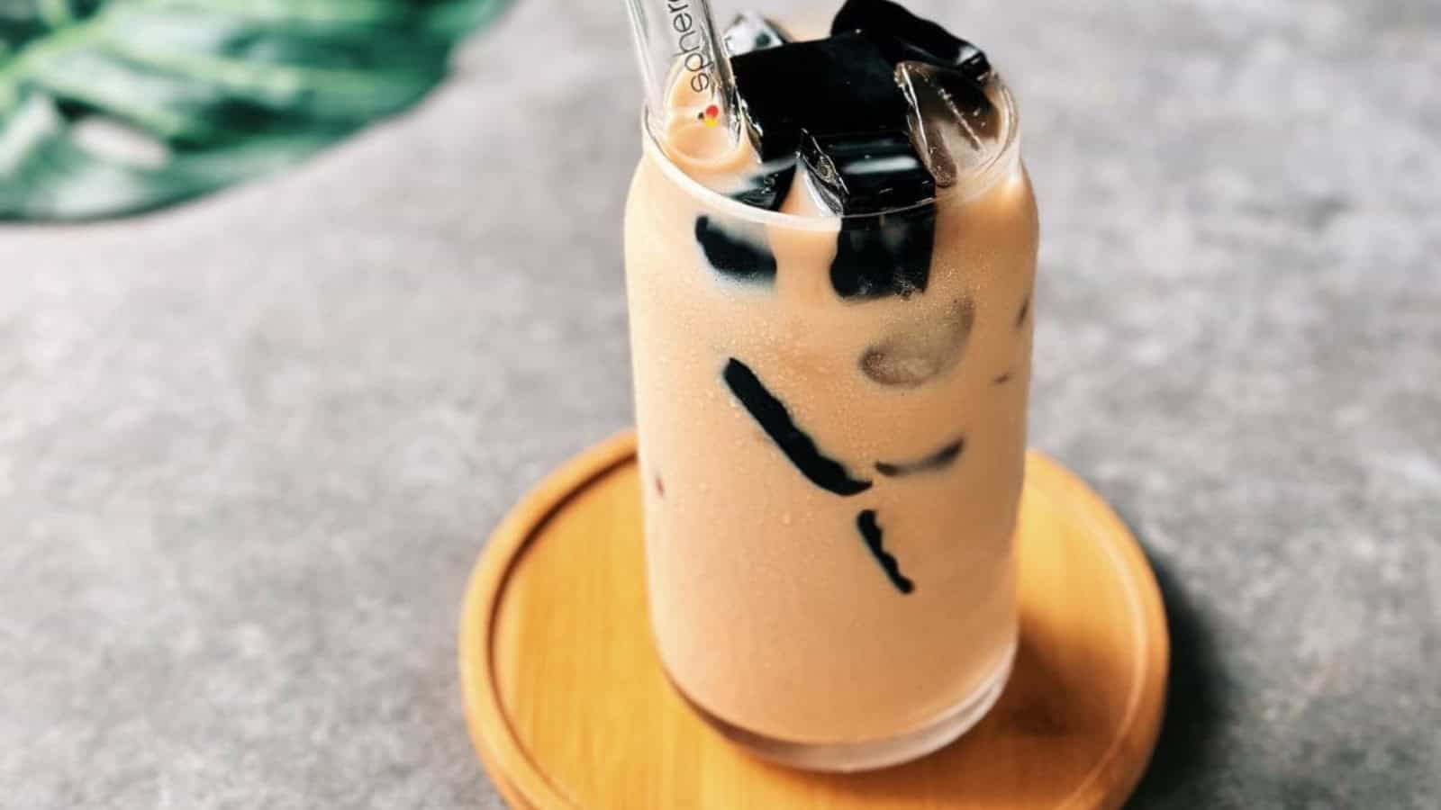 Creamy Vietnamese milk tea with a rich tea flavor.